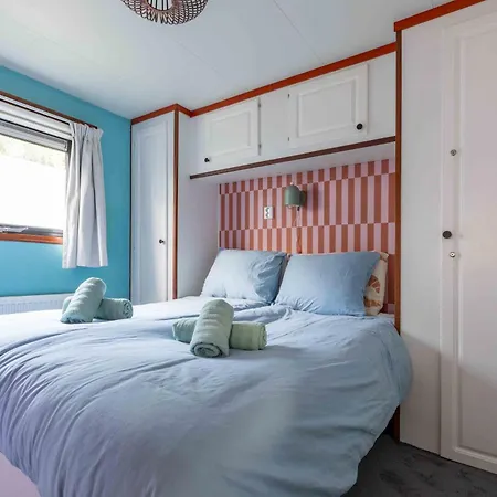 Kleurrijk Boshuisje Sole Op De Veluwe * Putten