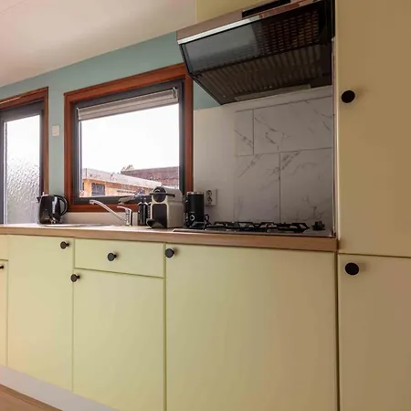 Kleurrijk Boshuisje Sole Op De Veluwe * Putten