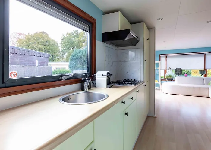 Kleurrijk Boshuisje Sole Op De Veluwe Semesterbostad