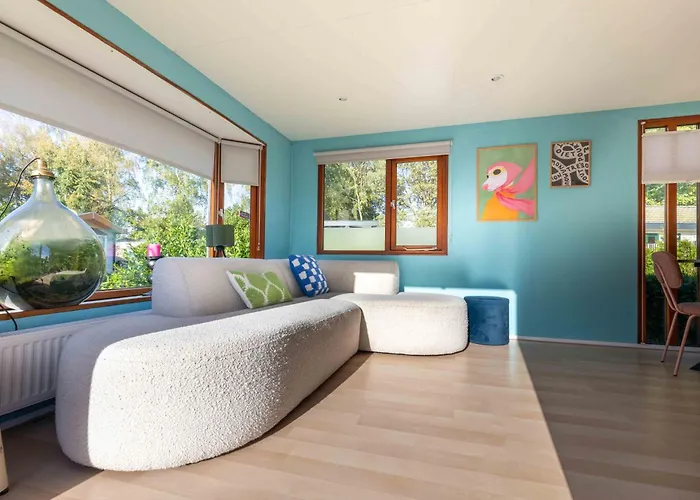 Kleurrijk Boshuisje Sole Op De Veluwe *