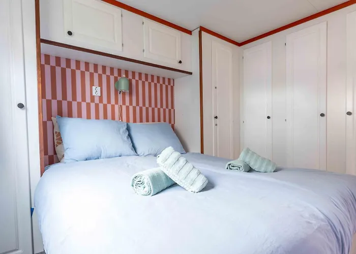 Semesterbostad Kleurrijk Boshuisje Sole Op De Veluwe *