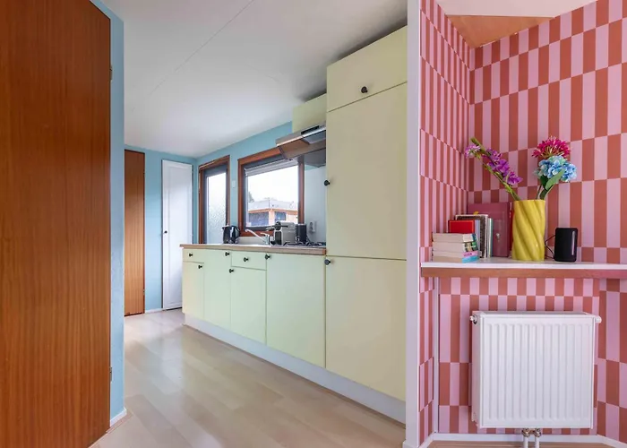 Kleurrijk Boshuisje Sole Op De Veluwe * Putten