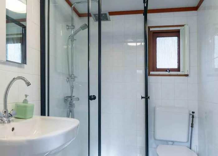 Semesterbostad Kleurrijk Boshuisje Sole Op De Veluwe *