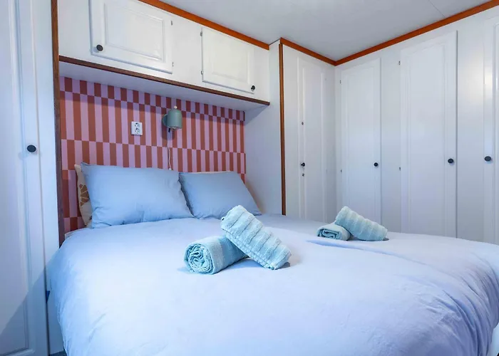 Kleurrijk Boshuisje Sole Op De Veluwe * Putten