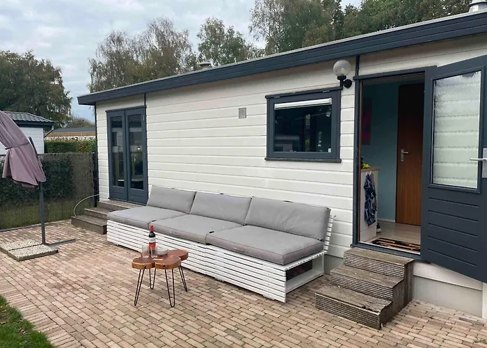 Kleurrijk Boshuisje Sole Op De Veluwe