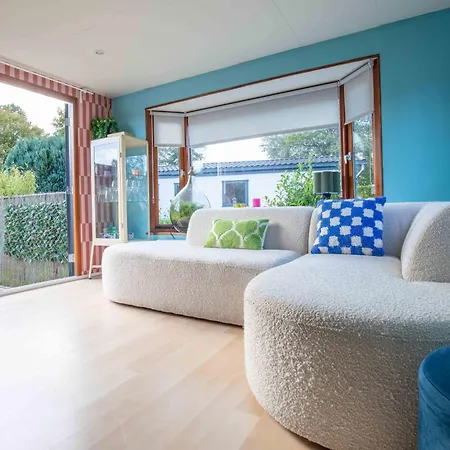 Holiday home Kleurrijk Boshuisje Sole Op De Veluwe